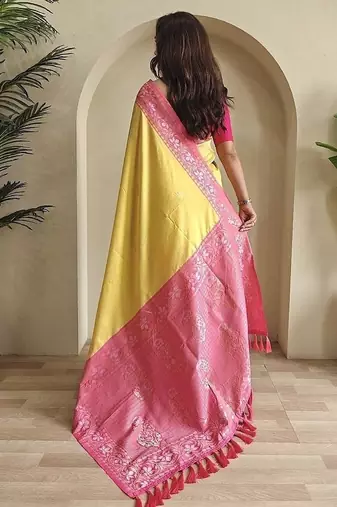 Yellow dual tone silk weaving saree with unstitched blouse