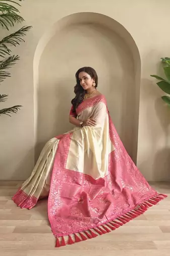 Cream dual tone silk weaving saree with unstitched blouse