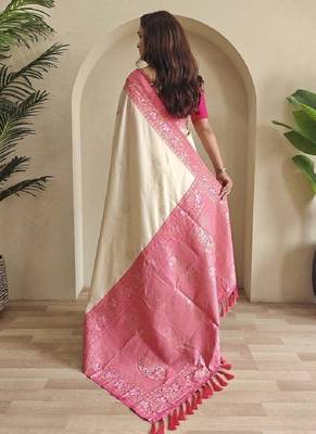 Cream dual tone silk weaving saree with unstitched blouse 4