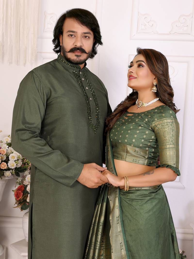 Green silk couple set kurta and saree with jacquard border