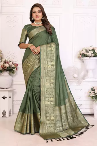 Green silk couple set kurta and saree with jacquard border