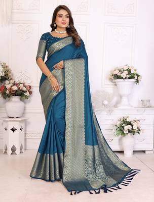 Blue silk couple set kurta and saree with jacquard border 3