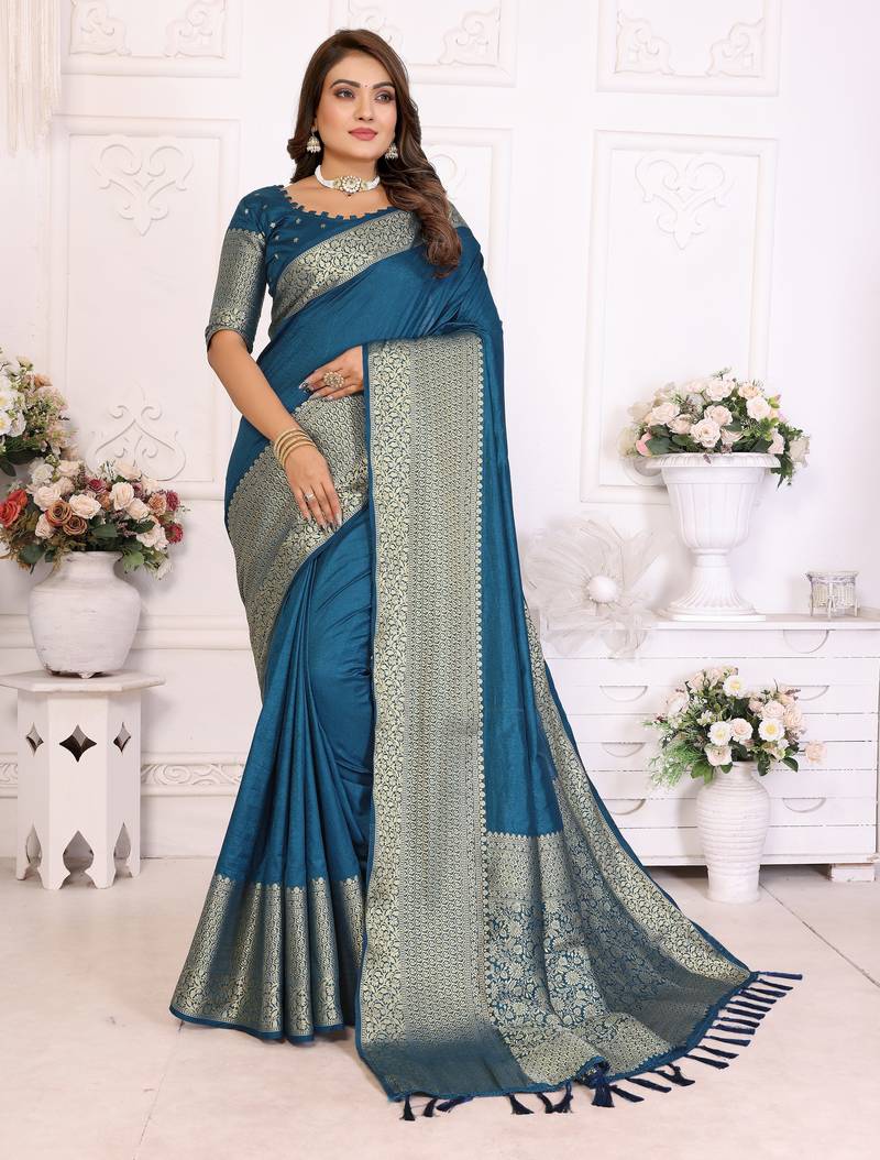 Blue silk couple set kurta and saree with jacquard border