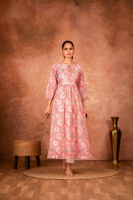 Pink floral hand block printed cotton kurta pant  set of 2 1