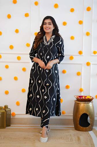 Black Lahriya Printed Kurta with Embroidered Neck & Pant Set – Ethnic Wear