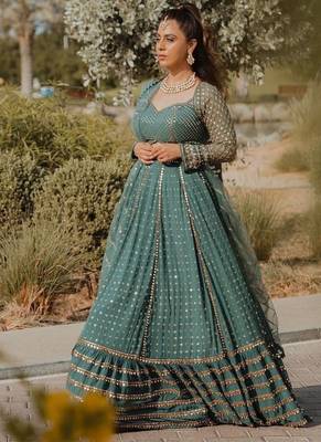 green georgette lehenga choli with embroidered fancy dupatta 3