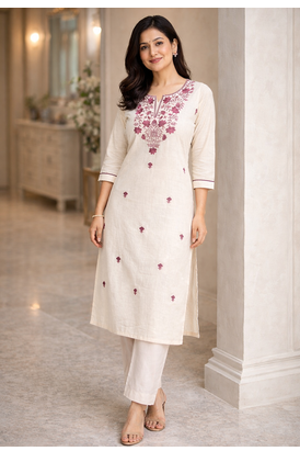 Off-White Embroidered Cotton Kurta & Pant Set 1