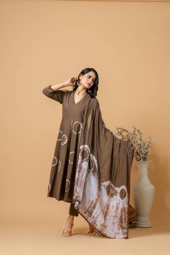 brown cotton suit set with tie & dye designs