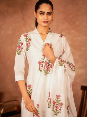 pink cotton salwar kameez set with off white hand block print 2