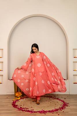 pink tie & dye cotton salwar kameez set with lace detailing 9
