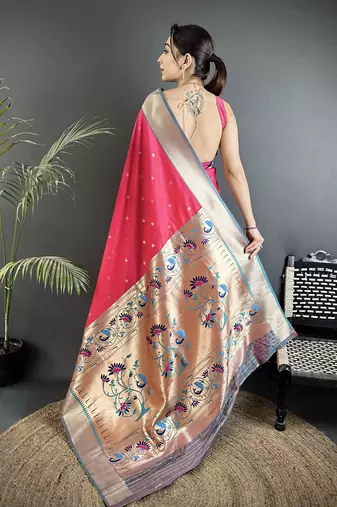 rani pink lichi silk blend peacock motifs zari weaving paithani saree