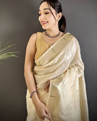 cream lichi silk blend floral ikkat motifs zari weaving paithani saree 4