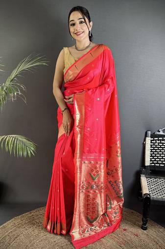 rani pink lichi silk blend floral ikkat motifs zari weaving paithani saree