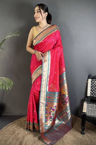 rani pink lichi silk blend floral motifs zari weaving paithani saree