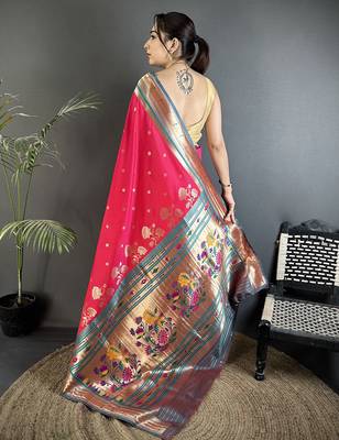 rani pink lichi silk blend floral motifs zari weaving paithani saree 3