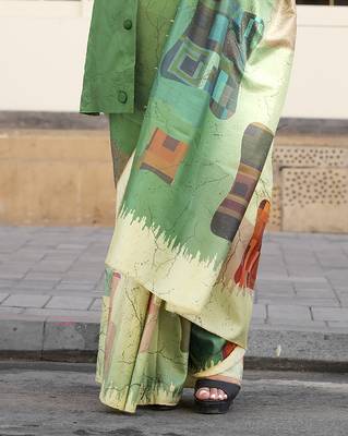 Green & multicolor northern light twirl silk modern digital print bollywood saree 4