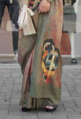 Beige & multicolor northern light twirl silk modern digital print bollywood saree 4