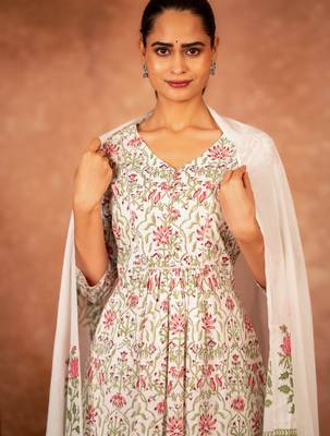 off white and green cotton hand block print salwar kameez 3
