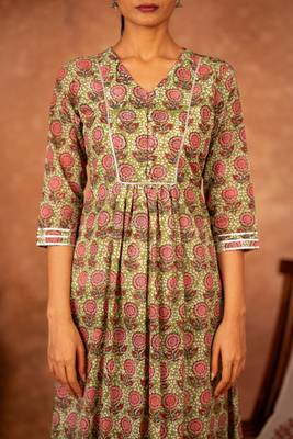 green and pink hand block printed cotton salwar kameez 3