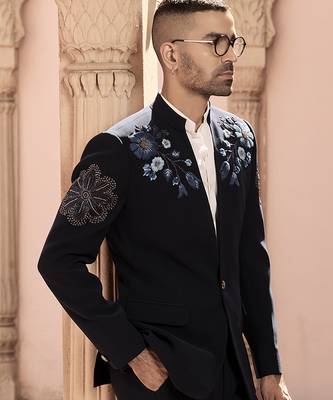 Blue embroidered linen bandhgala set 3