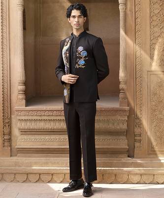Black embroidered linen bandhgala set 2