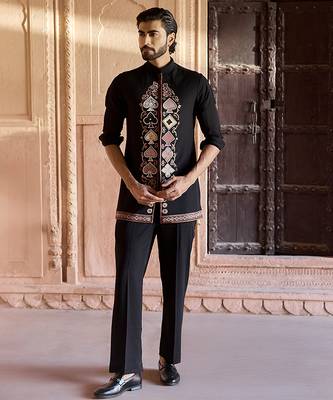 Black embroidered linen kurta set 1