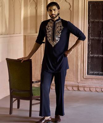 Blue embroidered linen kurta set 2