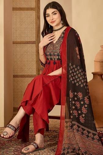 Maroon rayon calf length solid 3/4 sleeve v-neck flared kurta suit set