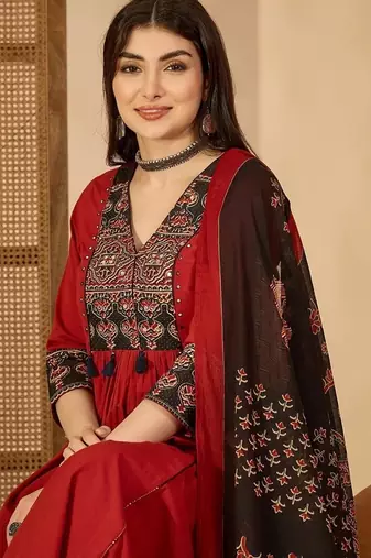 Maroon rayon calf length solid 3/4 sleeve v-neck flared kurta suit set