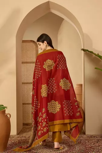 Mustard rayon calf length solid 3/4 sleeve v-neck flared kurta suit set