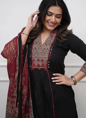 Black rayon calf length solid 3/4 sleeve v-neck flared kurta suit set 2