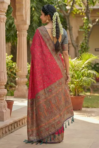 woven banarasi , kanjivaram silk blend saree pink & grey - stylish party wear
