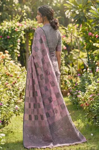Women mauve & black checkered linen blend saree with floral pallu