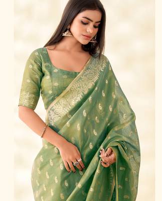 green woven banarasi tissue silk blend saree 3