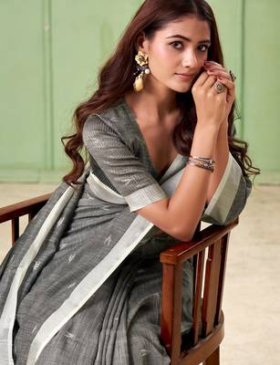 Women grey woven design linen saree with silver zari 4