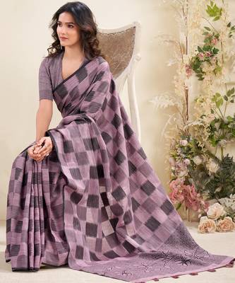 Women mauve purple checked linen saree with floral pallu 2