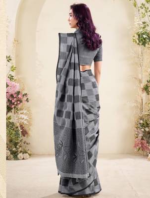 Women grey & black checked linen saree with floral pallu 2