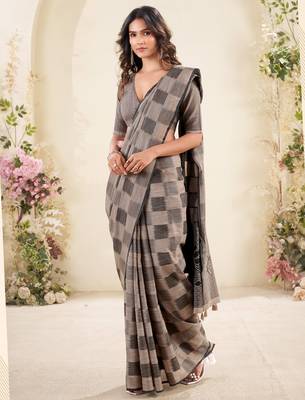 Women taupe brown checked linen saree with floral pallu 2