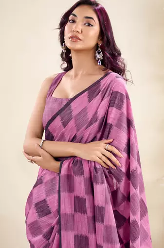 Women pink & purple checked linen saree with floral pallu