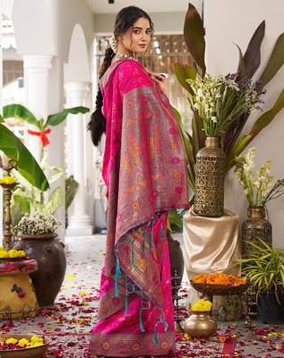 Woven banarasi silk blend saree in magenta pink with grey zari border & blouse piece 4