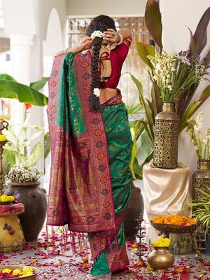 Emerald green banarasi silk blend saree with maroon border & gold zari weaving 3