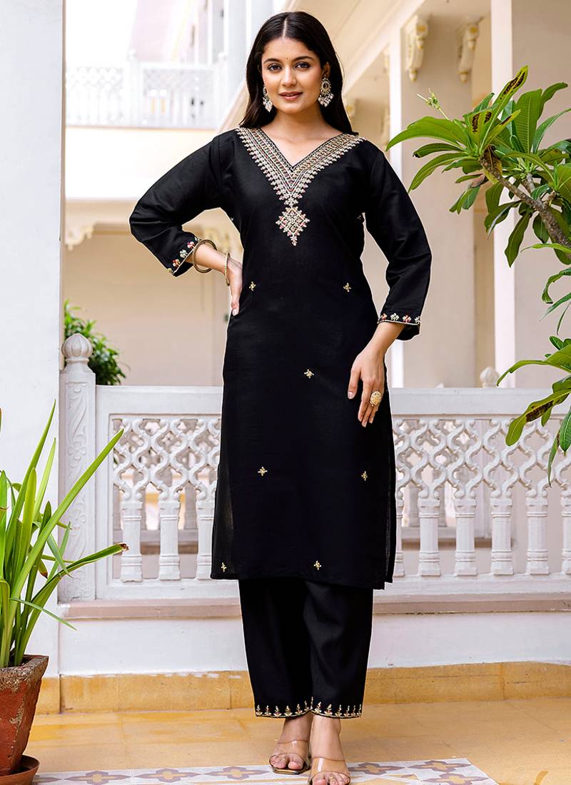 Black viscose chanderi embroidered kurta set