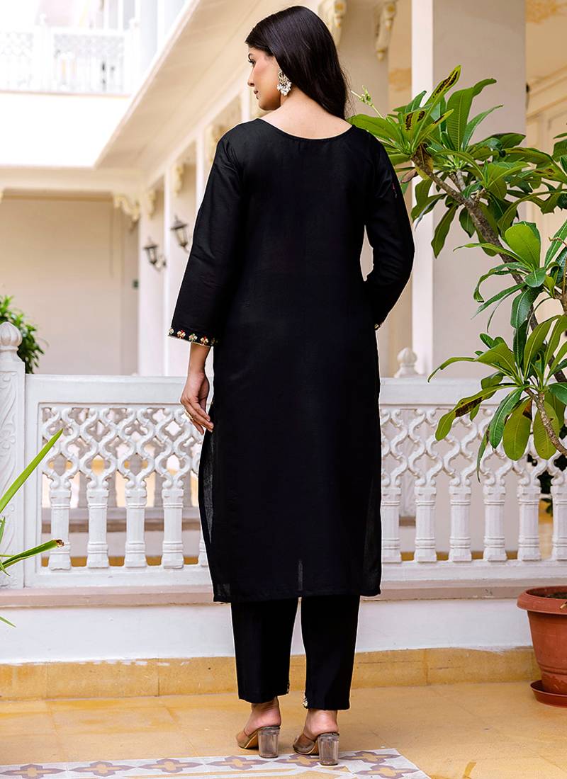 Black viscose chanderi embroidered kurta set