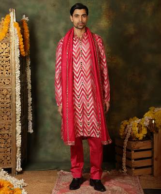 Pink embroidered silk kurta set 1