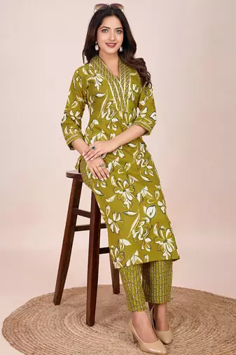 Mahendi printed cotton blend kurta pant set
