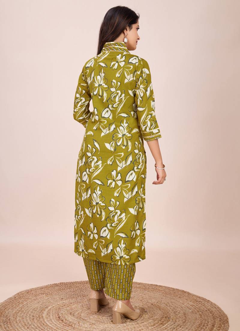 Mahendi printed cotton blend kurta pant set