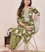 Mahendi printed cotton blend kurta pant set