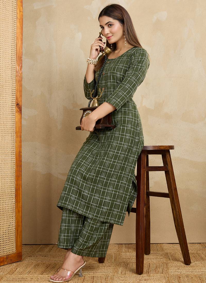 Green printed cotton blend kurta pant set