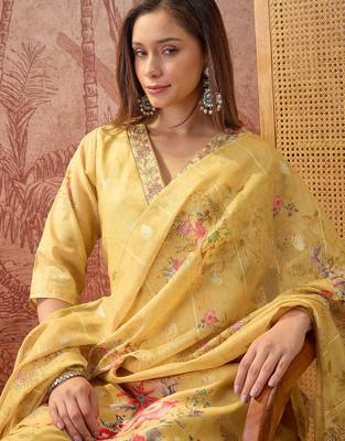 Women chanderi printed mustard kruta set 2