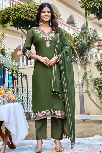 Women Floral Embroidered Empire Thread Work Chanderi Cotton Kurta with Pant & With Dupatta